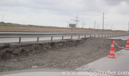 ZİYA MƏMMƏDOVUN YOLLARA SƏPƏLƏDİYİ PULLAR - FOTO ZİYA MƏMMƏDOVUN YOLLARA SƏPƏLƏDİYİ PULLAR - FOTO
