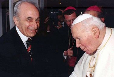 Vəhabi cinahından keçmiş məmura daha bir həmlə - Rafiq Əliyevə qarşı şok ittihamlar seriyası Vəhabi cinahından keçmiş məmura daha bir həmlə - Rafiq Əliyevə qarşı şok ittihamlar seriyası