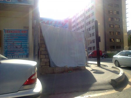 Xaləddin İsgəndərov qanunsuz tikinti biznesini çadır altında gizlədir Xaləddin İsgəndərov qanunsuz tikinti biznesini çadır altında gizlədir