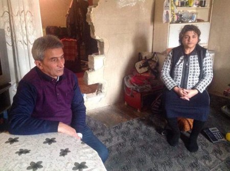"İcra başçısının qəbuluna getmişdim, yayxanıb oturmuşdu..." "İcra başçısının qəbuluna getmişdim, yayxanıb oturmuşdu..."
