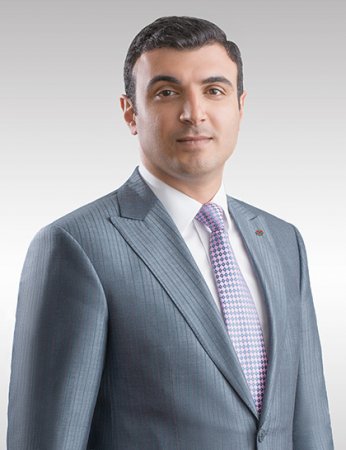 Elman Rüstəmovun yerinə onu gətirirlər... Elman Rüstəmovun yerinə onu gətirirlər...