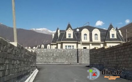 Başçının 5 villası var... camaatsa daxmalarda çürüyür... Başçının 5 villası var... camaatsa daxmalarda çürüyür...