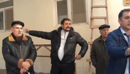 `Hidayət-N` MTK-nın sahibi satdığı evlərin SƏNƏDİNİ VERMİR... `Hidayət-N` MTK-nın sahibi satdığı evlərin SƏNƏDİNİ VERMİR...