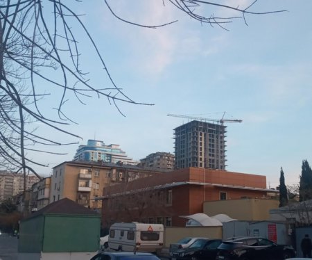 `Ağ Şəhər` bulvarında AÇIQ TƏHLÜKƏ MƏNBƏYİ... `Ağ Şəhər` bulvarında AÇIQ TƏHLÜKƏ MƏNBƏYİ...