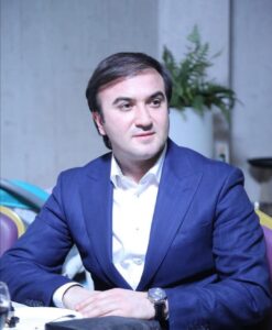 İşçilərin maaşı ilə özünə “imperiya” quran dələduz şirkət rəhbəri QAÇDI İşçilərin maaşı ilə özünə “imperiya” quran dələduz şirkət rəhbəri QAÇDI