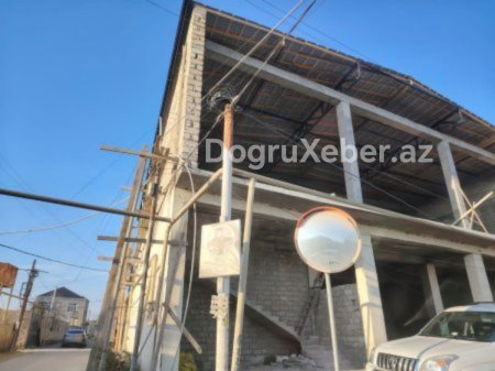 Elşən Salahov Xəzər rayonunu QARIŞ-QARIŞ SATIB... Elşən Salahov Xəzər rayonunu QARIŞ-QARIŞ SATIB...