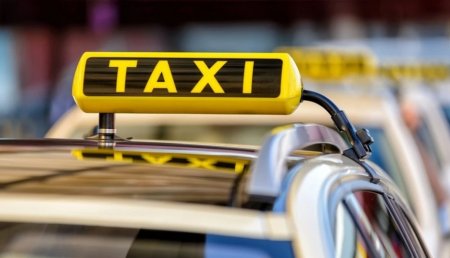 Taksi lüks xidmətdir, ondan yalnız imkanlı insanlar istifadə etməlidir Taksi lüks xidmətdir, ondan yalnız imkanlı insanlar istifadə etməlidir