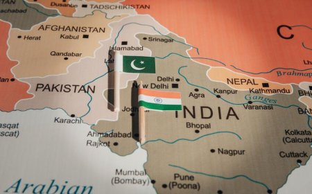 Pakistan Hindistanda bir aviabazanı sıradan çıxarıb Pakistan Hindistanda bir aviabazanı sıradan çıxarıb
