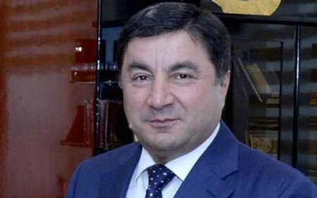 Vidadi Zeynalovun qızının evini baş həkimə “satan” Vidadi Zeynalovun qızının evini baş həkimə “satan”